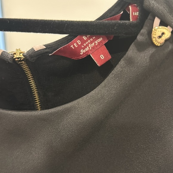 Ted Baker dress • size: 0 • cute “cape” detail on one side + gold buttons - Picture 4 of 7